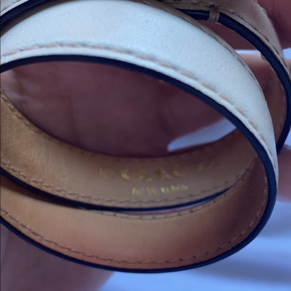 Coach turn lock double wrap white bracelet - Picture 5 of 9